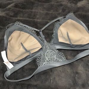 Victoria's Secret Intimates & Sleepwear - Victoria’s Secret XL Light Grey Lace Bralette Victoria's Secret Intimates & Sleepwear - Victoria’s Secret XL Light Grey Lace Bralette